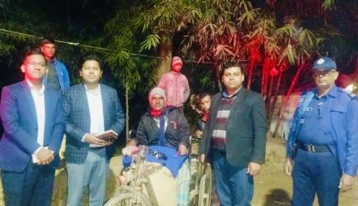 সিংড়ায় শীতবস্ত্র নিয়ে গ্রাম-গঞ্জে ইউএনও