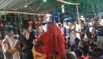 কুষ্টিয়ায় মব করে বন্ধ করা হলো ‘পদ্মা পুরাণ’ গান