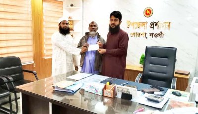 পোরশায় অগ্নিকাণ্ডে ক্ষতিগ্রস্ত পরিবারকে প্রশাসনের সহায়তা