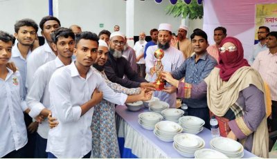 জয়-পরাজয়ের লড়াই শেষে পবায় পুরস্কার পেল ১৬৬ শিক্ষার্থী