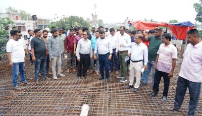 হড়গ্রাম রেলক্রসিং ফ্লাইওভারসহ বিভিন্ন উন্নয়ন কাজ পরিদর্শনে রাসিক প্রশাসক