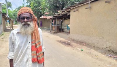 ৩৬ বছর আগেই ভূমিহীন বাবুলালকে জমি দিয়েছে সরকার, ঠাঁই হয়নি এখনও