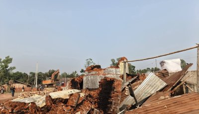 বগুড়ায় দুটি ইটভাটার চিমনী ভেঙে দিল প্রশাসন, জরিমানা ৫ লাখ টাকা