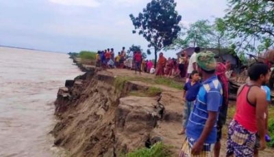 পদ্মার ভাঙনে বদলে যাচ্ছে চাঁপাইনবাবগঞ্জের মানচিত্র