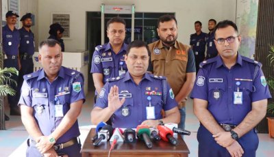 নাটোরে দুর্ঘটনা কবলিত সিএনজি থেকে প্রায় ৩৪ কেজি গাঁজা উদ্ধার, গ্রেপ্তার ৪