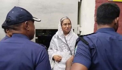 জামিন চাই না, বাসায় যাওয়ার তাড়া নেই: ট্রাইব্যুনালে দীপু মনি
