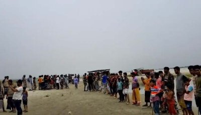অনুমোদনহীন টোল আদায়কে কেন্দ্র করে উত্তপ্ত চর আষাড়িয়াদহ