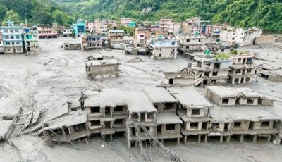 আকস্মিক বন্যা : নেপাল-তিব্বতে নিহত বেড়ে প্রায় ৮০০, নিখোঁজ ছাড়াল ৩ হাজার