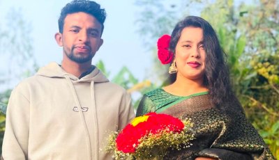 বিয়ের দাবিতে প্রেমিকের বাড়িতে প্রেমিকার অনশন, প্রেমিক লাপাত্তা