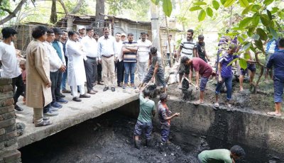 নগরীতে ড্রেন পরিস্কারকরণ কার্যক্রম পরিদর্শনে রাসিক প্রশাসক