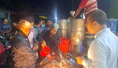 চাটমোহরে ২৪০০ লিটার জব্দকৃত তেল খোলা বাজারে বিক্রি, ২ জনকে জরিমানা