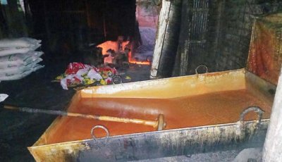 বাঘায় ভেজাল গুড় তৈরির অভিযোগে দুই কারখানাকে জরিমানা