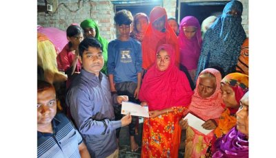 পদ্মায় ডুবে যাওয়া বাবা-ছেলের পরিবারের পাশে পবা উপজেলা প্রশাসন