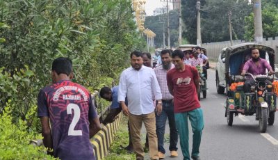 আইল্যান্ডে গাছের পরিচর্যা ও পরিষ্কার-পরিচ্ছন্নতা কার্যক্রম পরিদর্শনে রাসিক প্রশাসক