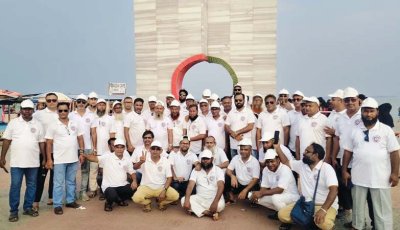 সিংড়ায় এসএসসি ’৯৪ ব্যাচের বন্ধুদের মিলনমেলা, স্মৃতিচারণ ও নৌকা ভ্রমণ