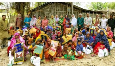 চাঁপাইনবাবগঞ্জে অস্বচ্ছন্দ পরিবারের মাঝে ইদের নতুন পোশাকসহ খাদ্য সামগ্রী বিতরণ