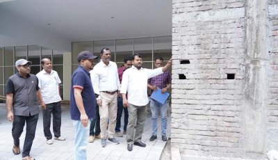 নির্মাণাধীন ৬ নম্বর ওয়ার্ড কার্যালয় পরিদর্শনে রাসিক প্রশাসক