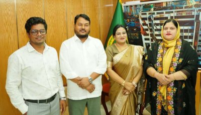 রাসিক প্রশাসকের সঙ্গে বিদ্যুৎ উন্নয়ন বোর্ডের সিনিয়র সহকারী পরিচালকের সৌজন্য সাক্ষাৎ