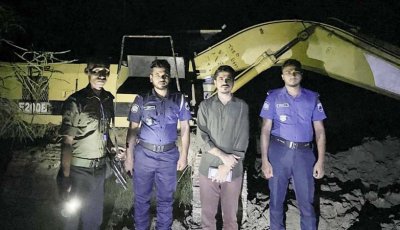 পুঠিয়ায় ৪টি এস্কেভেটর অকেজো