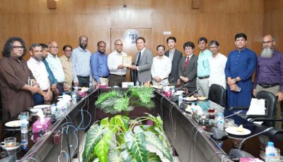 রাবি উপ-উপাচার্যদ্বয়ের সাথে জাপানি প্রতিনিধিদলের সৌজন্য সাক্ষাৎ ও মতবিনিময়