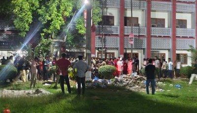 রাবিতে ২ বিভাগের শিক্ষার্থীদের সংঘর্ষের সময় সাংবাদিককে মারধরের অভিযোগ