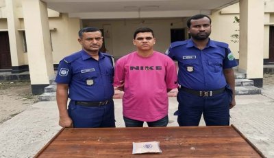 রাজশাহীতে ট্রেন থেকে ১০০ গ্রাম হেরোইনসহ যুবক গ্রেপ্তার