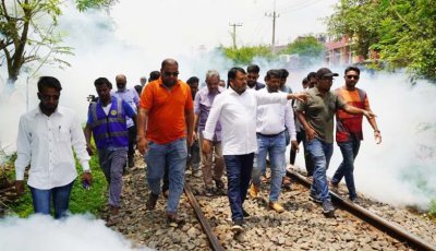 ডেঙ্গু প্রতিরোধে রাসিকের বিশেষ পরিচ্ছন্নতা অভিযান ও ফগার স্প্রে কার্যক্রম পরিচালিত