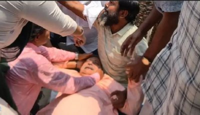 অভিষেকের পর কল্যাণ, পথে নেমে আক্রান্ত, লুটিয়ে পড়লেন তৃণমূল সাংসদ, ঝরল রক্ত?