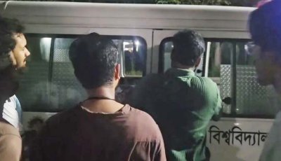 ২১ ঘণ্টা ধরে এক কক্ষে অবরুদ্ধ চুয়েট ভিসি, অসুস্থ কয়েকজন