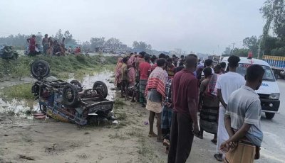 সিরাজগঞ্জে বাসচাপায় প্রাণ গেল অটোরিকশার যাত্রী মা-ছেলের
