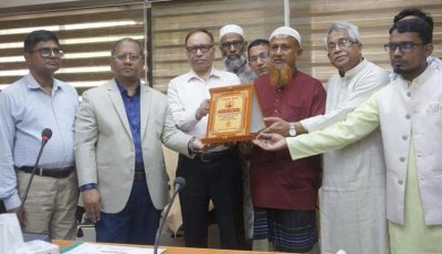 পঞ্চগড় এক্সপ্রেস ট্রেনের দুর্ঘটনা হতে রক্ষাকারী এনামুল হককে রেল বিভাগের সম্মাননা