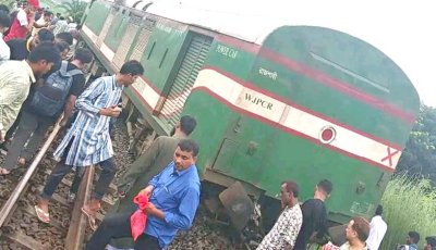 ঈশ্বরদী বাইপাসে একতা এক্সপ্রেস ট্রেন লাইনচ্যুত : উত্তরাঞ্চলে ট্রেন চলাচল বন্ধ