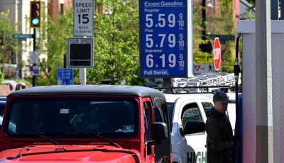 যুদ্ধের সুযোগে তেল কোম্পানির অতি মুনাফা, ঘণ্টায় ৩০ মিলিয়ন ডলার