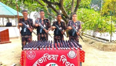 চাঁপাইনবাবগঞ্জ সীমান্তে ভারতীয় নেশাজাতীয় সিরাপ জব্দ