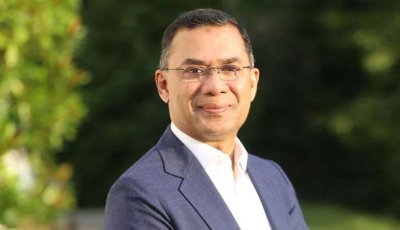 নিউইয়র্ক সফর শেষে দেশে ফিরলেন প্রধানমন্ত্রী