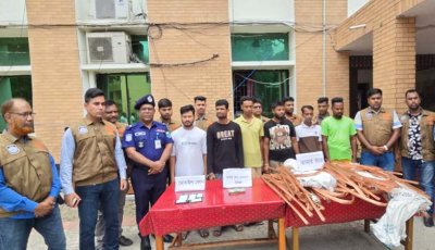 নাটোরে জুট মিলে ডাকাতির রহস্য উদঘাটন: মালামালসহ আন্তঃজেলা ডাকাত দলের ৬ সদস্য গ্রেফতার