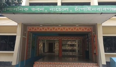 প্রধানমন্ত্রীর নির্দেশনা মানছেন না নাচোলের সরকারি কর্মকর্তারা!