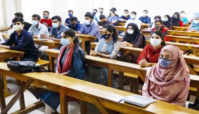 সাংবাদিকতায় পড়াশোনা: পেশায় অনীহা ৯০% শিক্ষার্থীর, কেন এই অনাগ্রহ