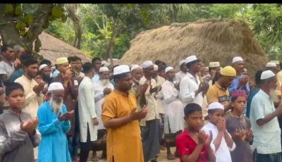 নওগাঁয় চার হত্যাকাণ্ড, গ্রামবাসী মিলে করলেন কবর জিয়ারত