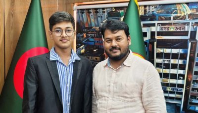 রাসিক প্রশাসকের সাথে মেধাবী শিক্ষার্থী ত্বাকির সাক্ষাৎ