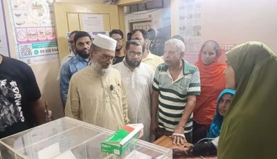 শিবগঞ্জ উপজেলা স্বাস্থ্য কমপ্লেক্সে পরিদর্শনে এমপি ড. কেরামত আলী