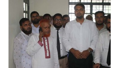 চাঁপাইনবাবগঞ্জে বিচারকের খাস কামরা ও এজলাস ভাঙচুরের ঘটনাস্থল পরিদর্শনে এমপি বুলবুল