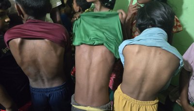 নওগাঁয় আর্জেন্টিনাকে ব্যঙ্গ করায় শিক্ষার্থীদের পেটালেন শিক্ষক