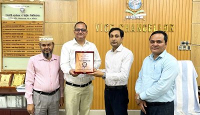রুয়েটের উপাচার্যের সাথে সৌজন্য সাক্ষাৎ করলেন নীলসাগর গ্রুপের চেয়ারম্যান