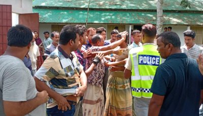 বাগমারার লাউপাড়া বালিকা বিদ্যালয়ের প্রধান শিক্ষক ও সভাপতির বিরুদ্ধে অভিযোগ করায় দু’পক্ষের মধ্যে হাতাহাতি