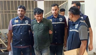কুপিয়ে মায়ের মাথা বিচ্ছিন্ন, ১৭ ঘণ্টা পর ছেলে গ্রেপ্তার