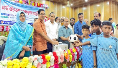 রাণীনগরে সরকারের উপহারের নানান উপকরণ বিতরণ