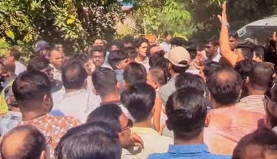 কুষ্টিয়ায় প্রতিমন্ত্রী মীর শাহে আলমের সামনে হাতাহাতি