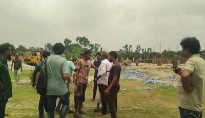 অনিয়মের অভিযোগে ঠিকাদারকে থাপ্পড় মারলেন ছাত্রদল নেতা
