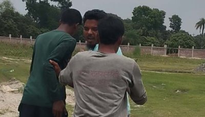 নাটোরে মিনি স্টেডিয়াম নির্মান ঠিকাদারকে পেটালেন ছাত্রদল নেতা